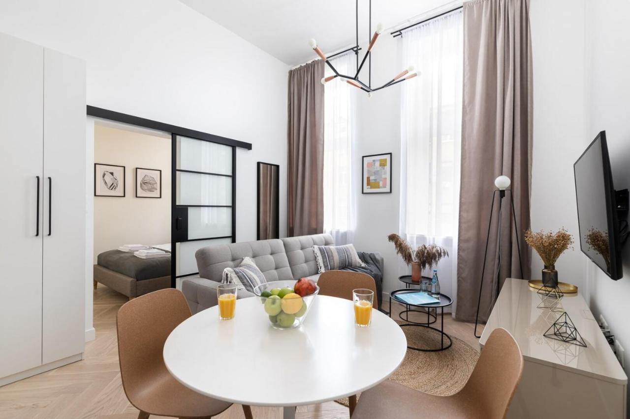 Boduena 4 - Elegant Apartment In Warsaw Centre By Noclegi Renters ภายนอก รูปภาพ