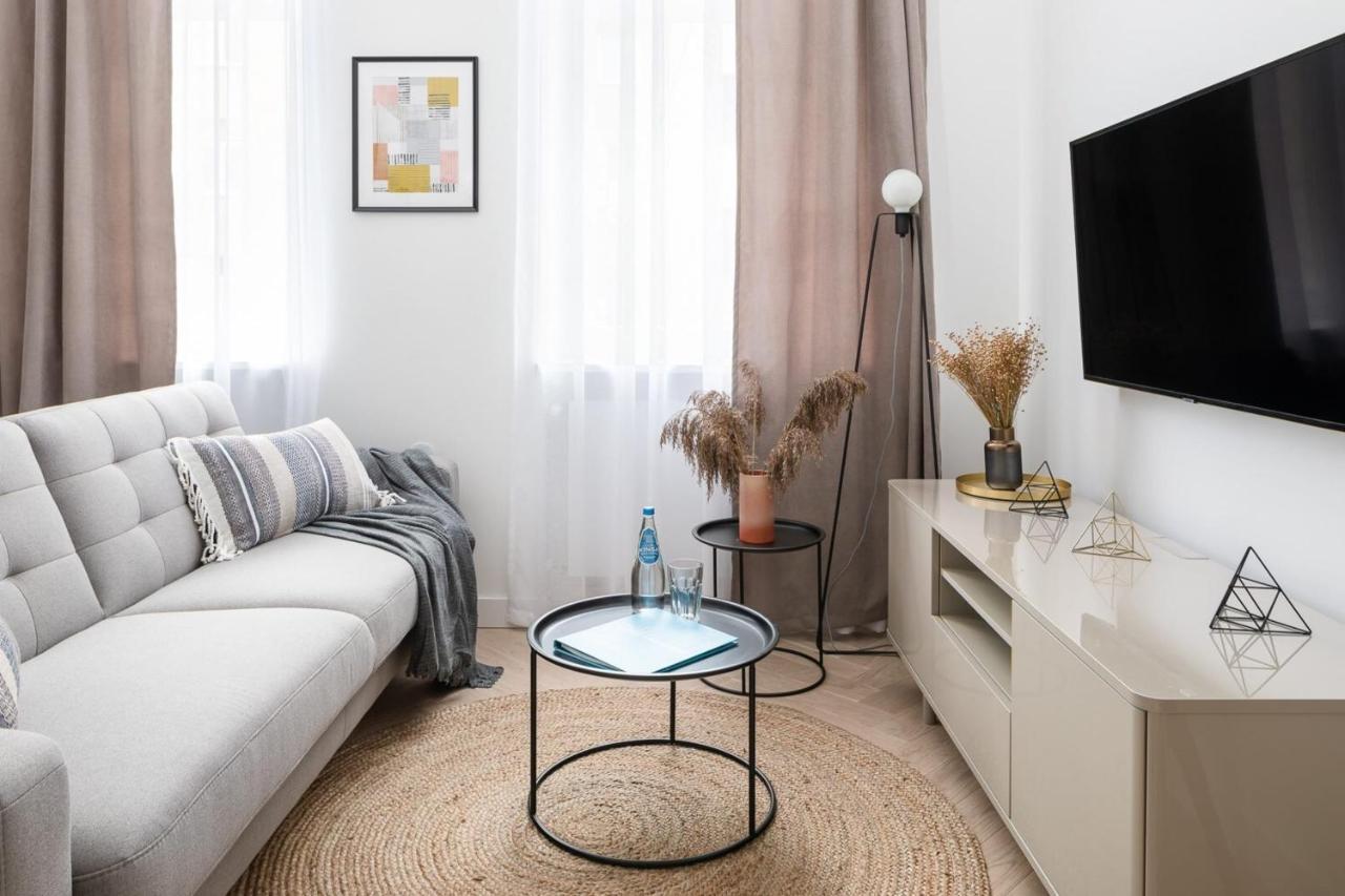 Boduena 4 - Elegant Apartment In Warsaw Centre By Noclegi Renters ภายนอก รูปภาพ