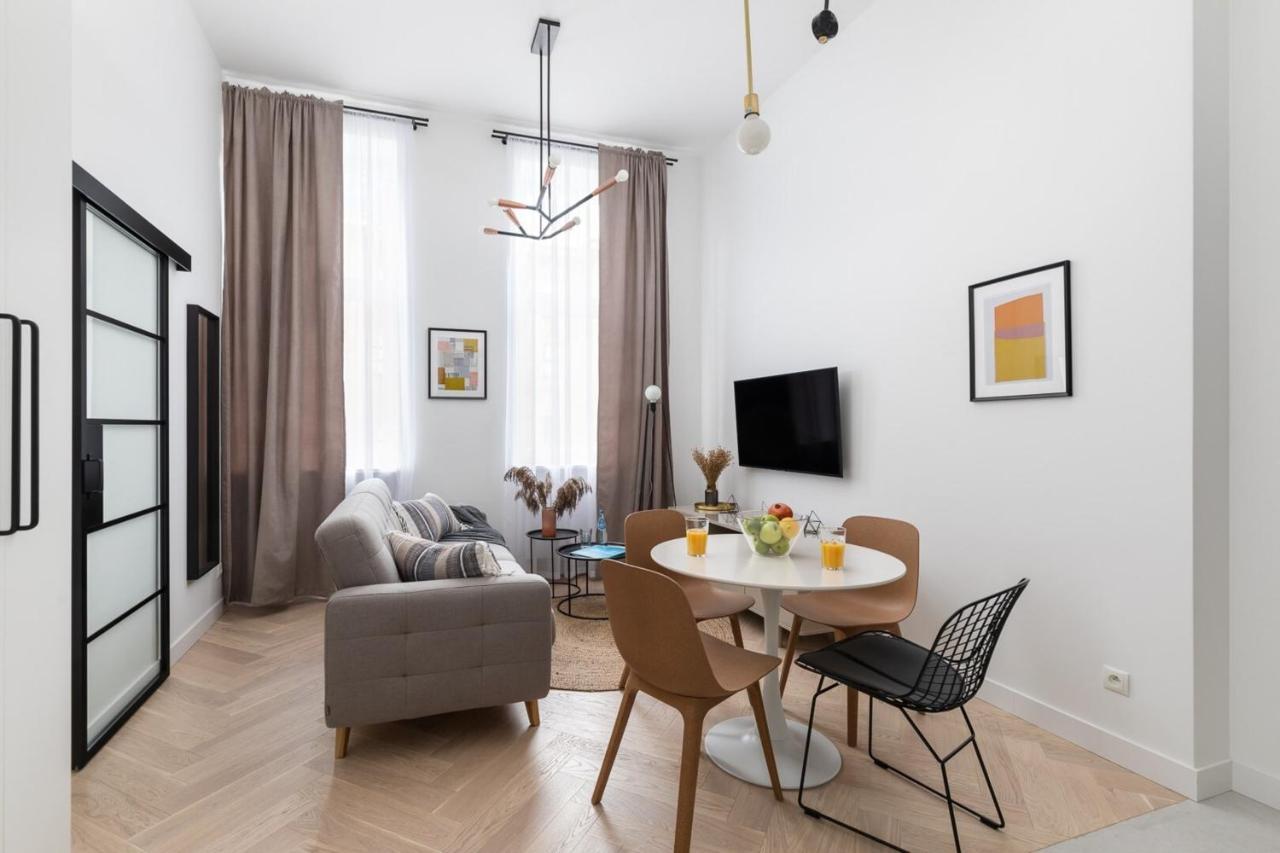 Boduena 4 - Elegant Apartment In Warsaw Centre By Noclegi Renters ภายนอก รูปภาพ
